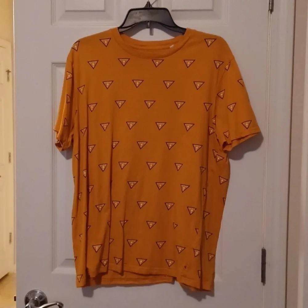 -- Guess Orange Graphic Tee Men's Size XLarge Casual - Picture 8 of 8